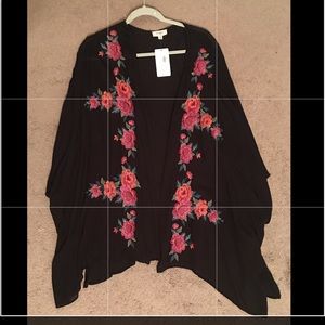 Umgee Black Embroidered Floral Kimono M/L NWT